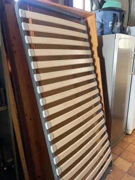 lit cigogne 1 place couleur bois avec sommier