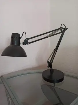 Lampe de bureau (sans ampoule)