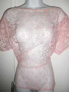 Haut dentelle rose