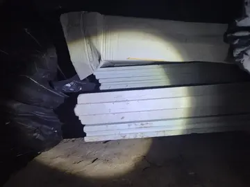 reste de chantier : rails, placo (lot)