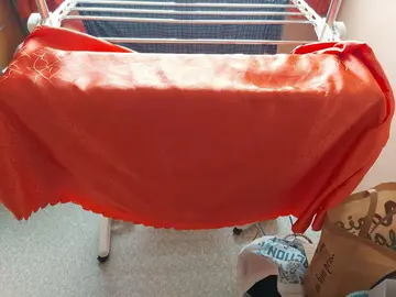 Grande nappe ovale effet satin