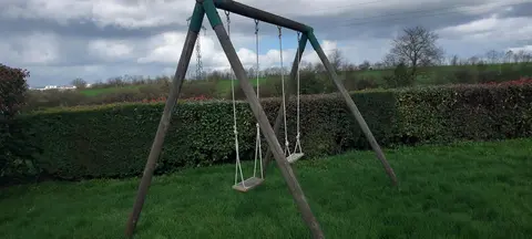 portique + 2 balançoires