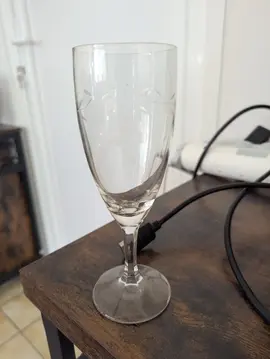 8 verres à champagne
