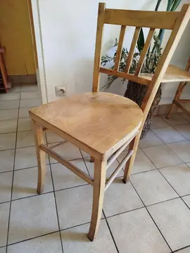 2 chaises bois simples