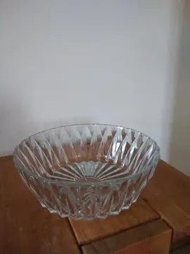Saladier en verre (23 cm de diamètre)