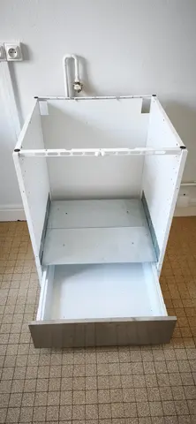 URGENT donne hotte , meuble four et sacs câbles divers