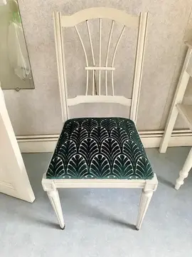 5 chaises bois +velours