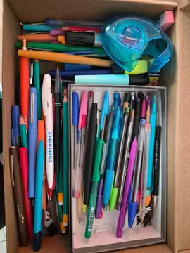Fourniture scolaire vrac avec stylo / feutres de couleur