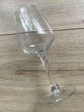 lot de verres à pieds état moyen