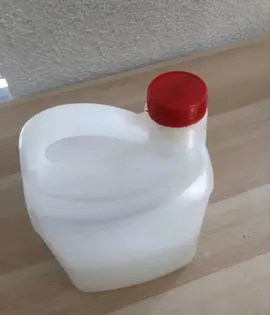 Bidon plastique vide