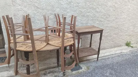 table chaises