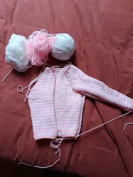 Gilet bébé fille à terminer