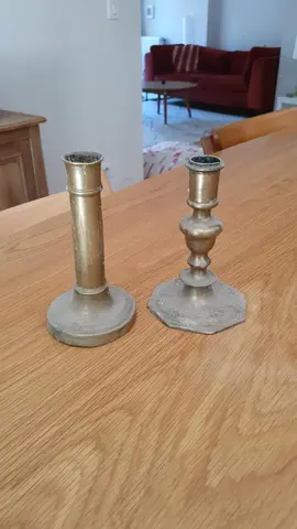 Deux chandeliers laiton