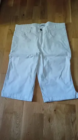 bermuda blanc taille 14 ans. mixte