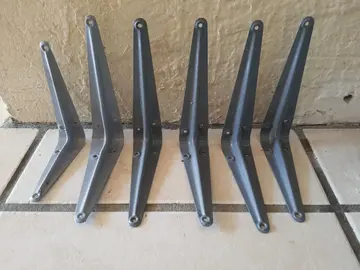 Équerre métallique pour étagère