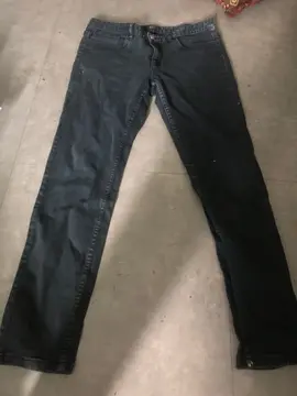 Jean homme 29 gris/ noir à rafraîchir sinon bon état