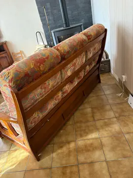 un fauteuil et un canapé