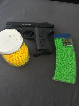 pistolet à billes avec billes