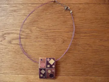Collier violet/rose
