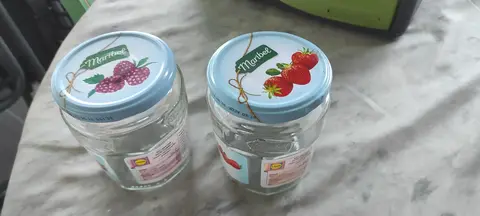 pots de confiture vide