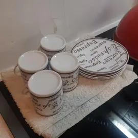 4 petites tasses expresso et sous-tasses