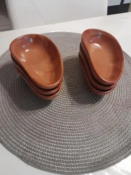 6 coupelles à avocats.