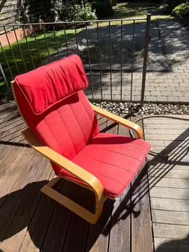 fauteuil IKEA rouge
