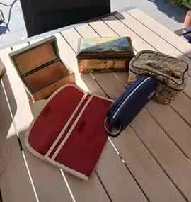 Boîte à bijoux et pochettes