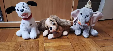 lot de peluches Disney