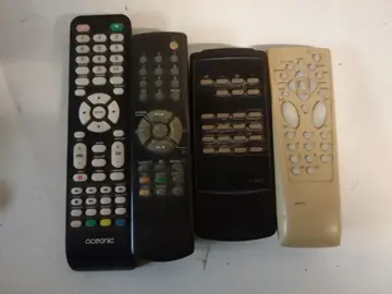 4 télécommandes