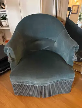petit fauteuil velours bleu