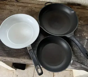 3 poêles à frire