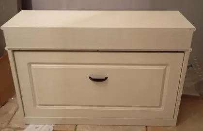 meuble à chaussures incomplet