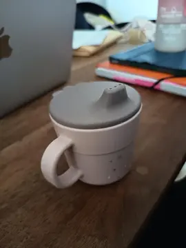 tasse en plastique pour bébé