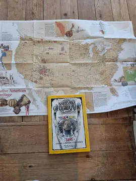 Donne une trentaine de National Geograoghic d avant 2000. État impeccable. Super pour collage