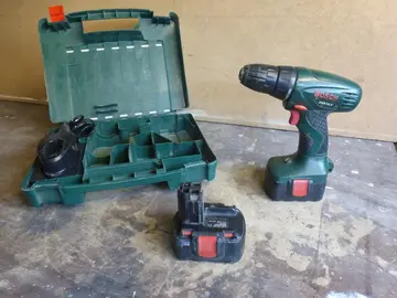 Perceuse visseuse Don les Batteries sont HS