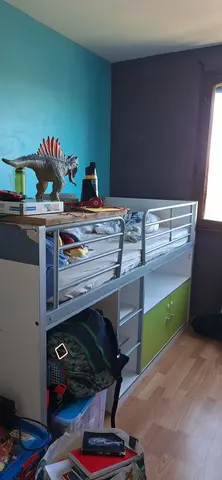 lit enfant avec matelas à venir démonter avant vendredi soir.