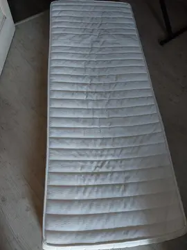 donne matelas qui peut encore servir