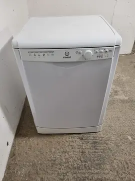 lave vaisselle Indesit en panne