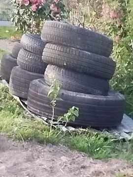 9 pneus usagés création meuble, pot fleur..