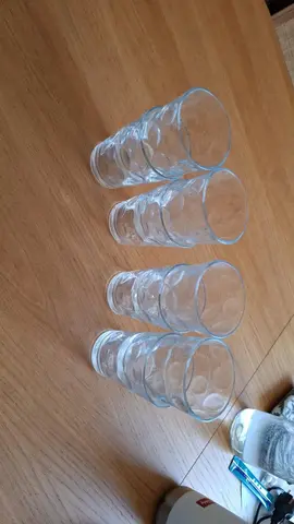 lot de 8 verres a eau en bon etat