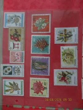12 timbres neufs "Fleurs" République rwandaise