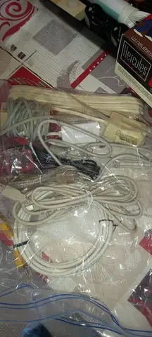 câbles informatiques et câbles téléphone