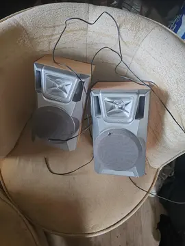 2 minies enceintes fonctionnelles