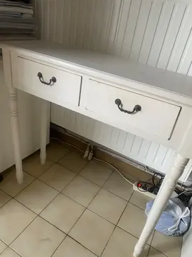 console en bois blanc
