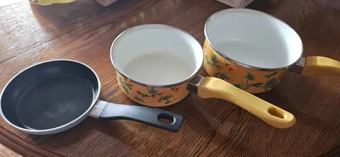 lot petite poêle et casseroles