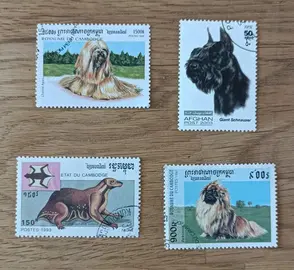 Timbres étrangers - Chiens - Lot 10 C