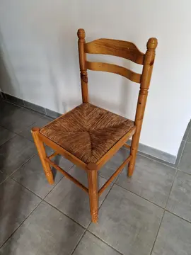 3 chaise en bois