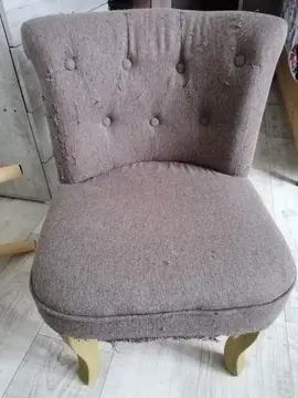 petit fauteuil marron
