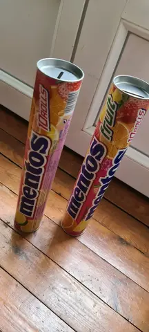 Deux tirelires "MENTOS"